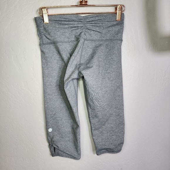 Lululemon Dhanurasana Crop Leggings Heathered Grey Size 4 - Picture 5 of 7